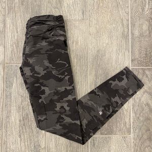 Strut This Brand Leggings Camo